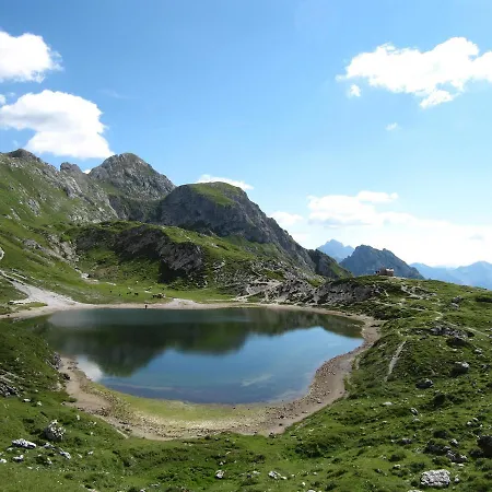 Hostel Rifugio 2000 *